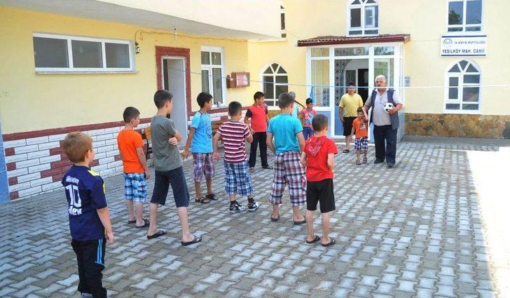 Öğrenciler Hem Eğleniyor, Hem Kur’an Öğreniyor G3