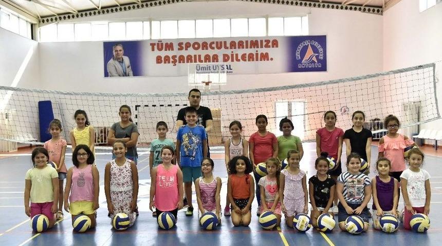 Muratpaşa’da Sporla Dolu Bir Yaz