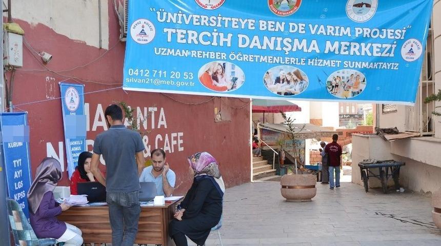 Silvan’da Üniversite Adaylarına Ücretsiz Rehberlik Hizmeti