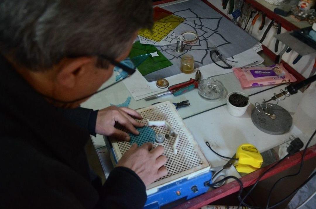 İstanbul&rsquo;dan Afyonkarahisar&rsquo;a Uzanan Vitray Hikayesi