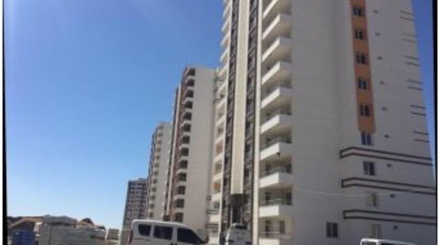 Asans&ouml;r Boşluğuna D&uuml;şen İki İş&ccedil;i Yaralandı