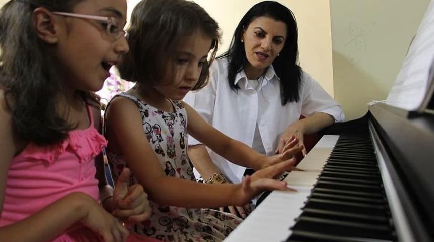 Şemdinli&rsquo;de &Ccedil;ocuklara Ve Gen&ccedil;lere Y&ouml;nelik Kurs