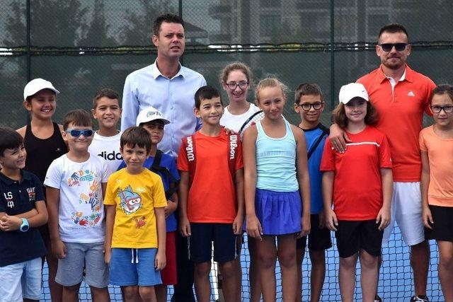 Başkan Sarıkurt Tenis Turnuvası Açılışını Gerçekleştirdi