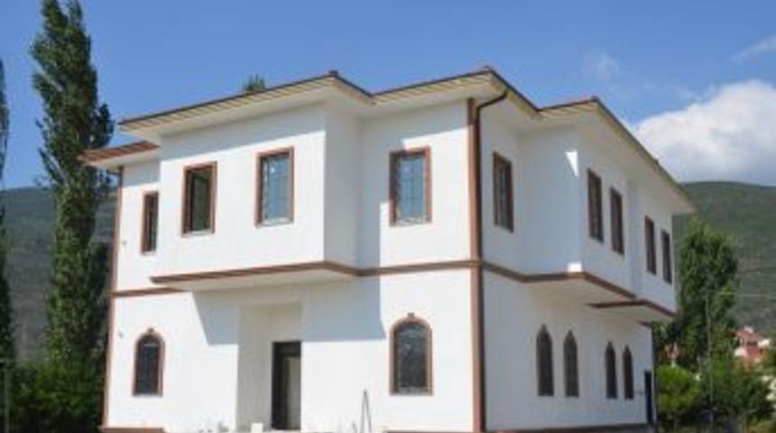 &Ouml;mer Halisdemir Aile Sağlığı Merkezi G&uuml;n Sayıyor