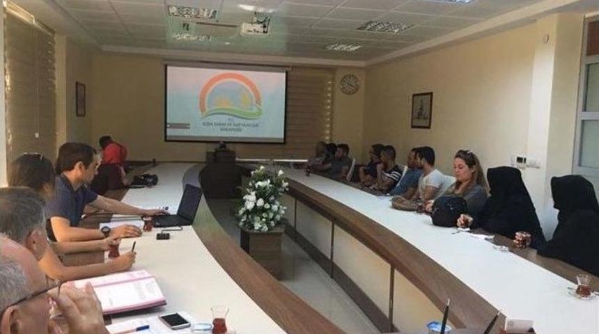 &Ccedil;anakkale&rsquo;de Gen&ccedil; &Ccedil;ift&ccedil;i Hibe Destekleme Projeleri T&ouml;renle İmzalandı