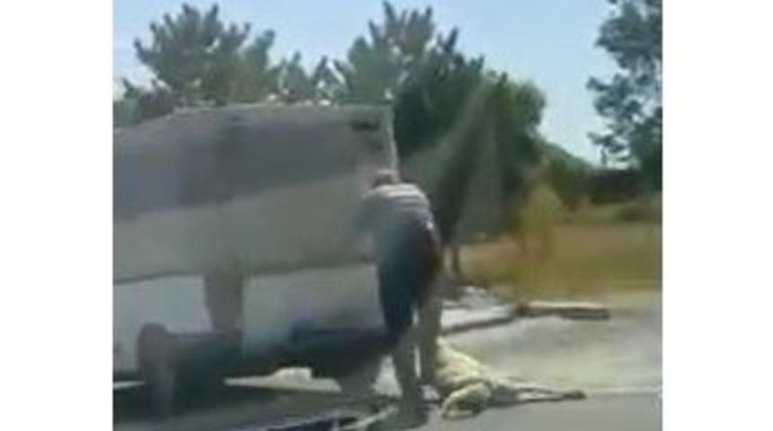 Araca Bağlanan Köpeği Gören Vatandaş Çileden Çıktı: "allah Vicdan, Merhamet Versin"