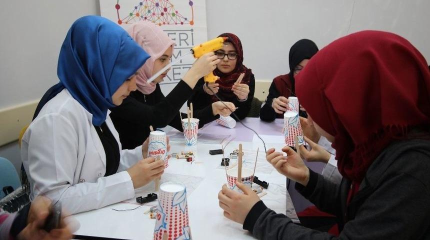 Kayseri Bilim Merkezi İl&ccedil;elerde De Etkinlikler D&uuml;zenlemeye Başladı