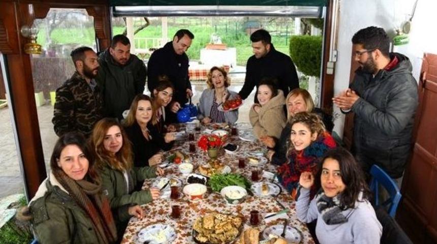 "kalk Gidelim" Setinin Kadınlarına Büyük Jest