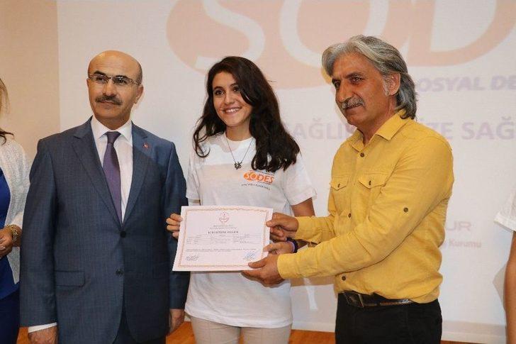 ‘’evde Sağlık Elinize Sağlık’’ Projesinde 42 Kursiyer Sertifikalarını Aldı G5