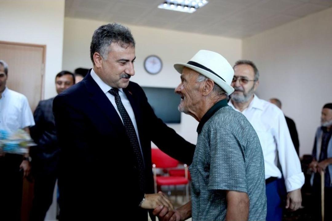 Emniyetten Bayram &Ouml;ncesi Huzurevi Sakinlerine Moral Ziyareti