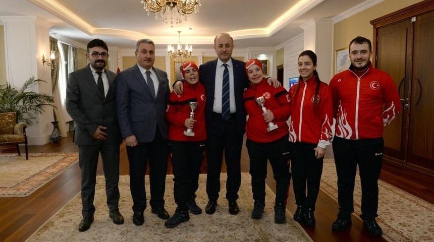 İkizler Polonya&rsquo;dan Başarıyla D&ouml;nd&uuml;