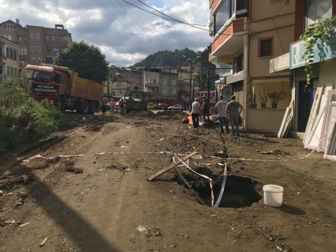 Sel Sonrası Temizlik &Ccedil;alışmaları Devam Ediyor