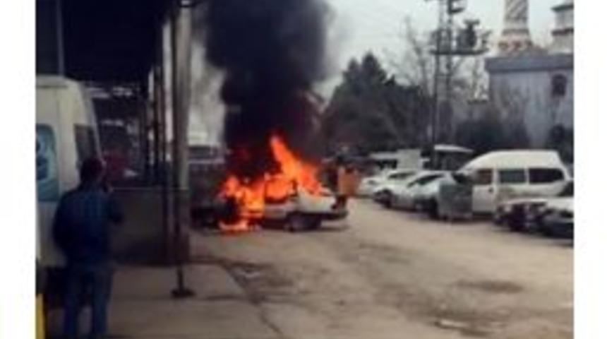 Tamirciye Kızdı, Kendi Arabasını Yaktı