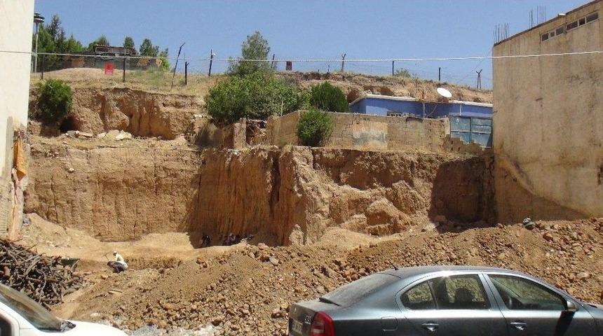 Kızıltepe&rsquo;de Arkeologlar Kazı &Ccedil;alışması Yapıyor