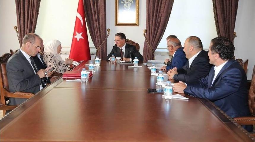 Vali Topaca, Hayırsever &Uuml;lk&uuml; Ulusoy İle Okul Protokol&uuml; İmzaladı