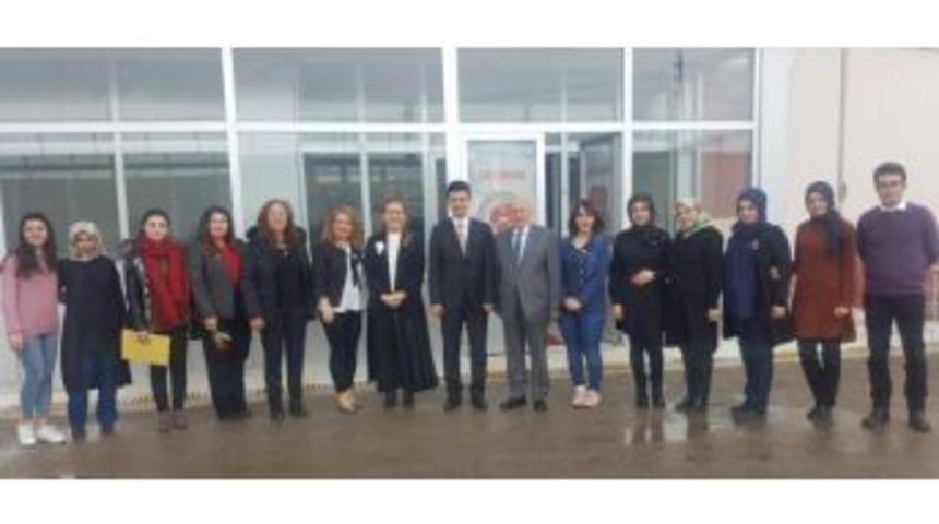 Ak Kadınlardan Anlamlı Ziyaret