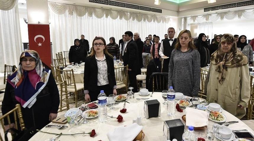 Şehit Anneleri Ve Gazi Aileleri D&uuml;nya Kadınlar G&uuml;n&uuml;&rsquo;nde Bir Araya Geldi