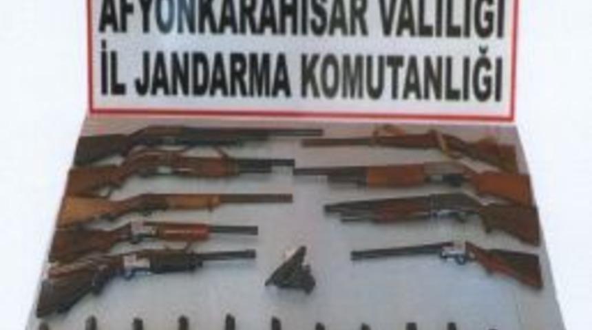 Asker Eğlencesinde Silah Atan 33 Kişi Gözaltına Alındı