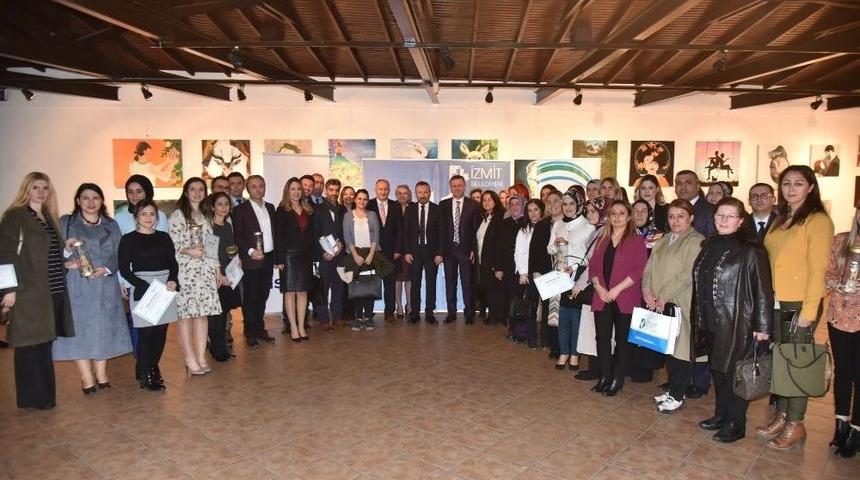 En &Ccedil;ok Kadın İstihdam Eden 41 Firmaya Plaket Verildi