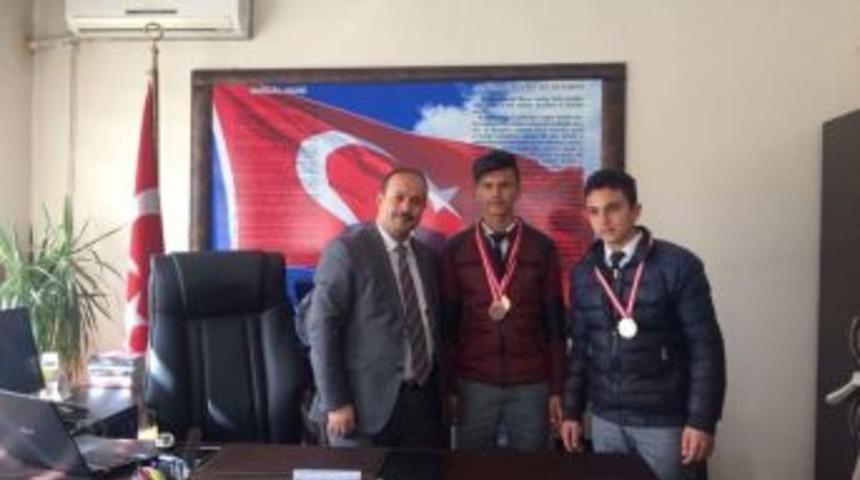 Zafertepe&ccedil;alk&ouml;y Ortaokulu&rsquo;nun Atletizm Başarısı
