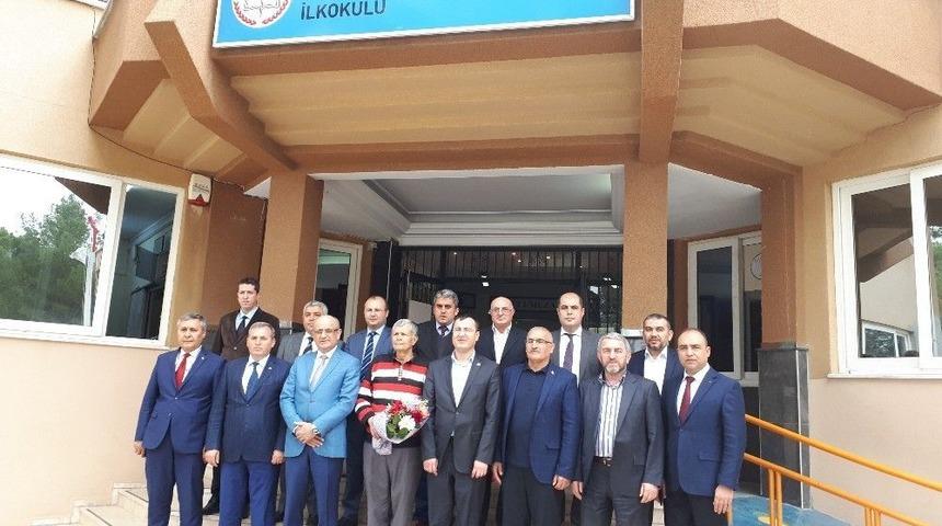 Eğitim-bir-sen Salihli&rsquo;de Sorun Ve Talepleri Dinledi