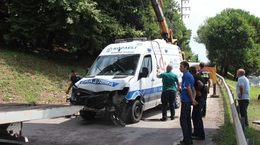 Hastaya Yetişmeye &Ccedil;alışan Ambulans Kaza Yaptı