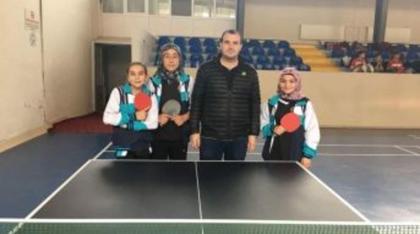 Kız Öğrencileri Masa Tenisi Başarısı
