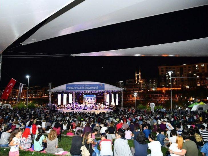 Beylikdüzü Gençlik Senfoni Orkestrası İlk Konserini Verdi G2