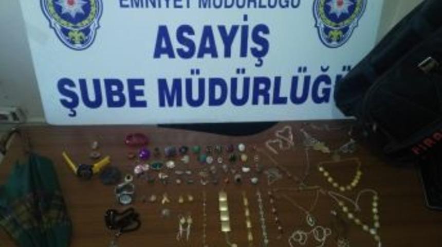 Hırsızlık Şüphelisi 3 Kişiye Tutuklama