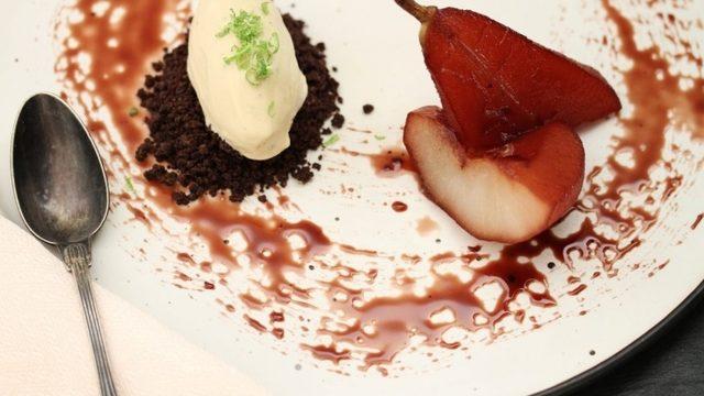 Karadut Pekmezli Armut Tatlısı