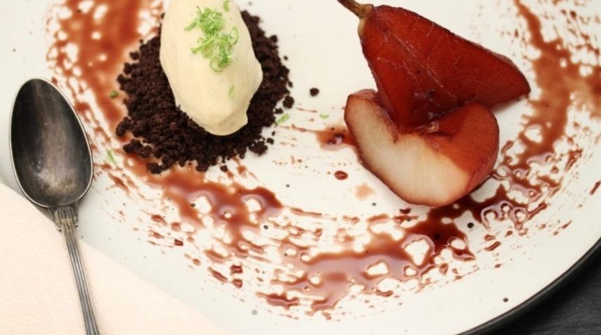 Karadut Pekmezli Armut Tatlısı