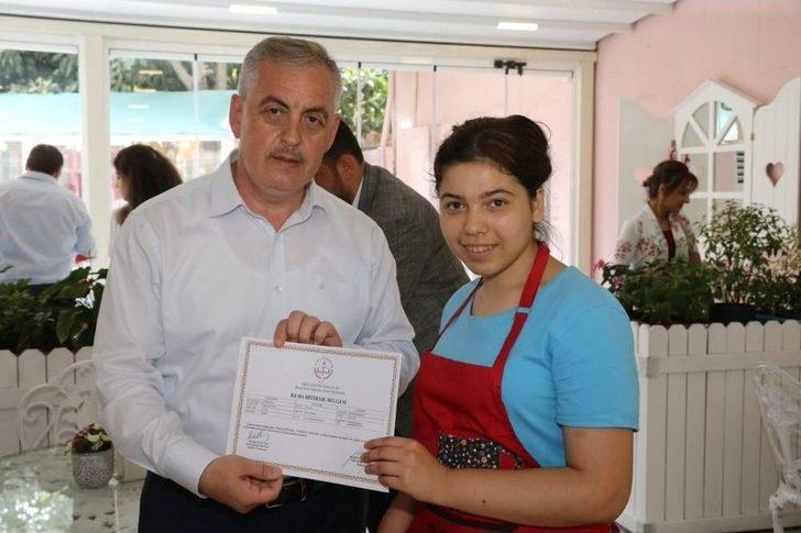 Eser’li Öğrenciler Artık Sertifikalı Aşçı G4