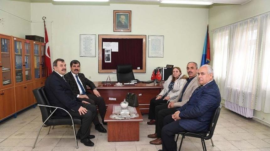 Başkan Asya, Öğretmen Ve Öğrencilerle Bir Araya Geldi