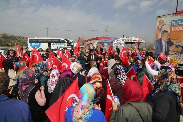 Eyyübiyeli Kadınlar Sınırda Mehmetçikle Buluştu