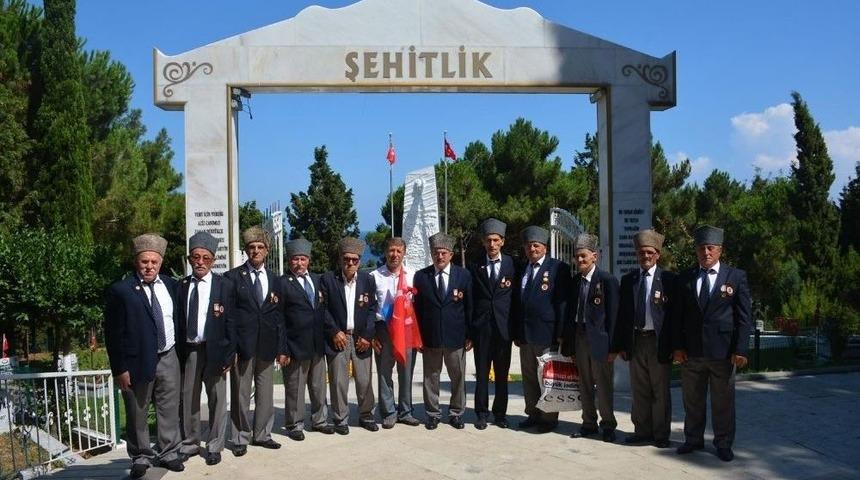 Sinop&rsquo;ta Kıbrıs Barış Harekatı&rsquo;nın 44. Yıl D&ouml;n&uuml;m&uuml; Nedeniyle Şehitlik Ziyareti