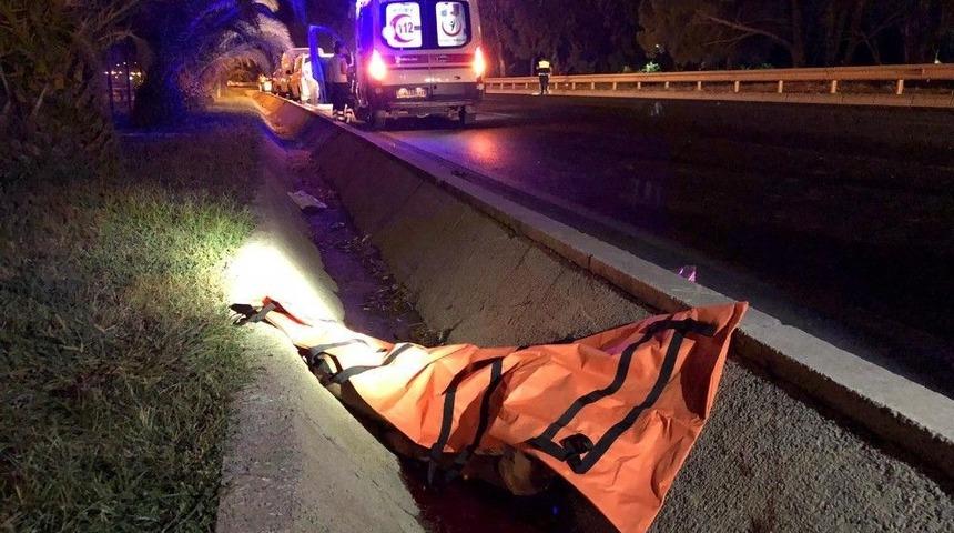 Motosiklet Refüje Çarptı: 1 Ölü, 1 Yaralı