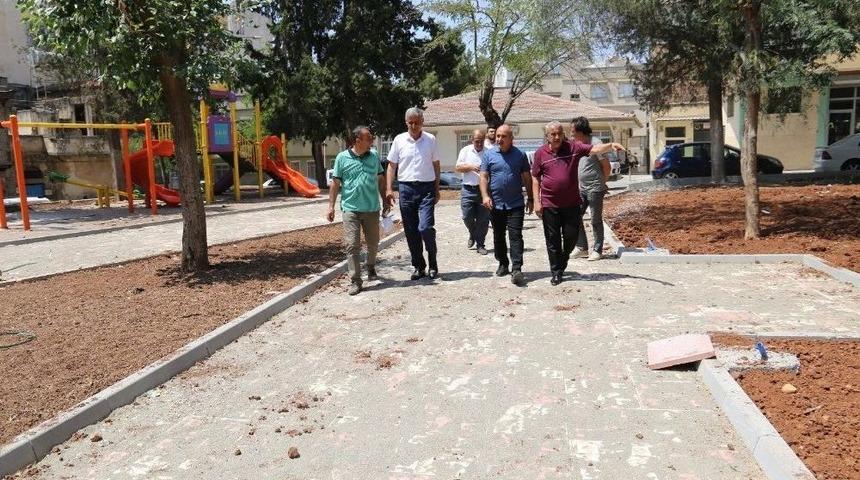 Kaldırım İle Asfalt Çalışmaları Devam Ediyor