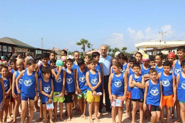 Samandağ’da 800 Çocuğa Yüzme Kursu