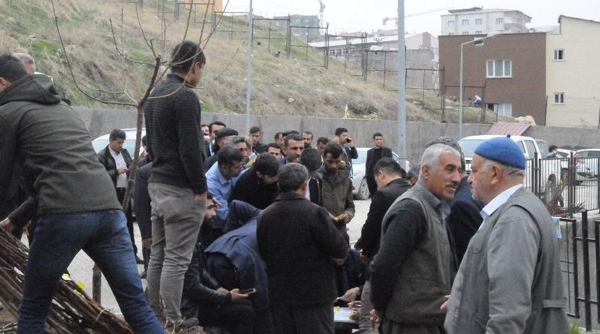 Şırnak&rsquo;ta &Ccedil;ift&ccedil;ilere Meyve Fidanı Dağıtımı Yapıldı