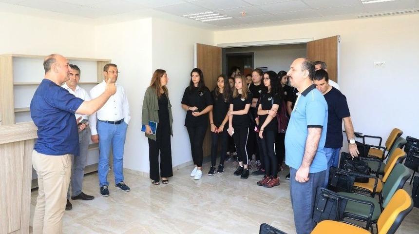 G&ouml;r&uuml;kle Gen&ccedil;lik Merkezi G&uuml;n Sayıyor