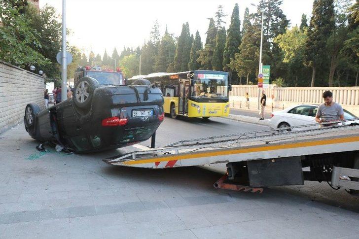 Üsküdar’da Otomobil Takla Attı: 2 Yaralı G2
