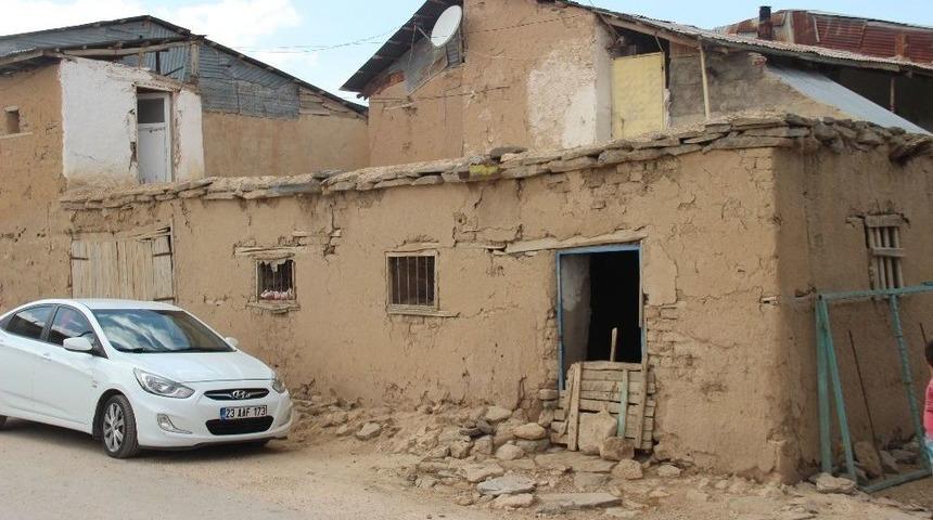 Damdan D&uuml;şen Yaşlı Adam Hayatını Kaybetti