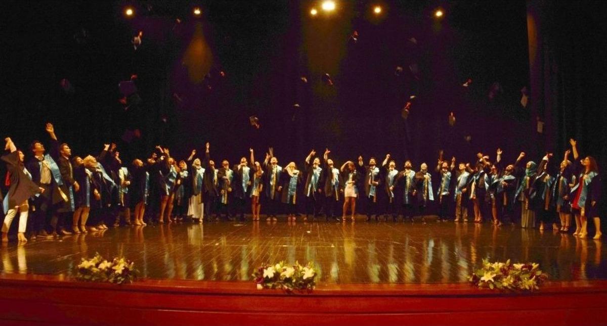 Esog&uuml; Diş Hekimliği Fak&uuml;ltesi 2018 Mezunlarını Uğurladı