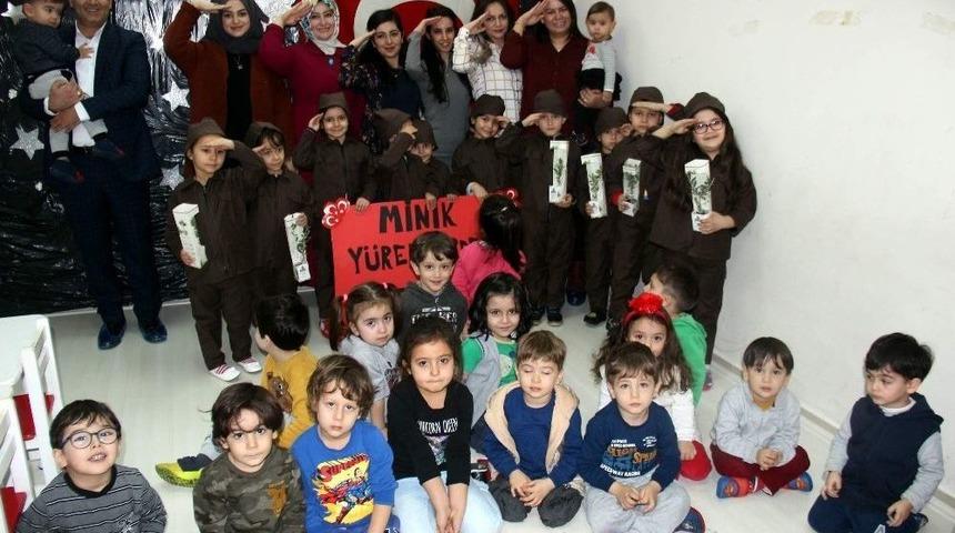 Minik Y&uuml;reklerden Mehmet&ccedil;iğe &lsquo;zeytin Dalı&rsquo;