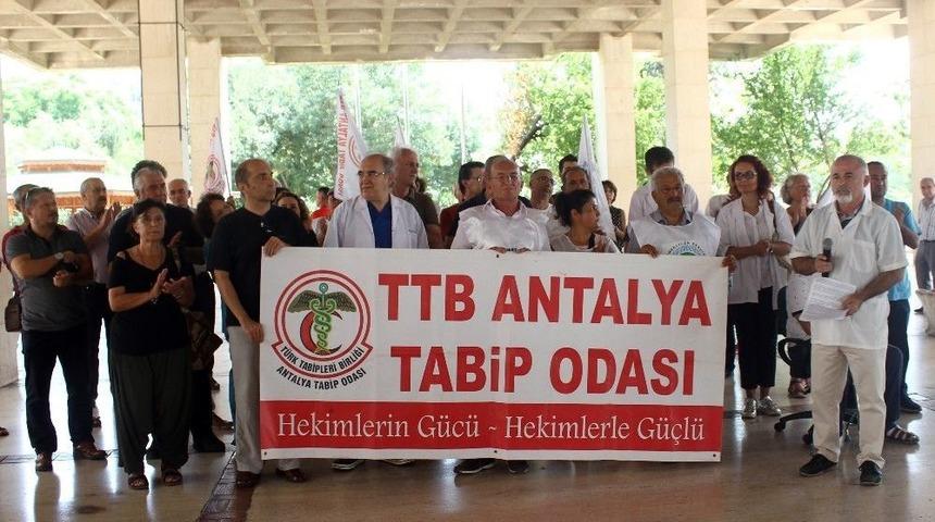 Antalya&rsquo;da Tabiplerden Şiddete Tepki