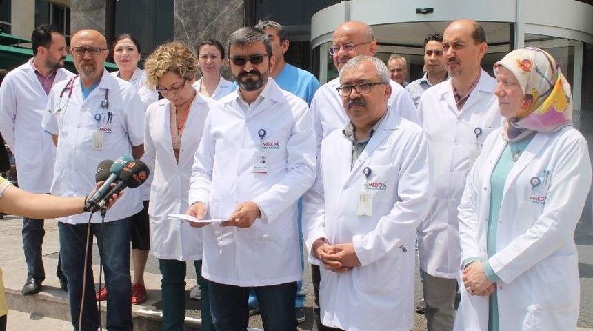 Hekimlerden Sağlık &Ccedil;alışanlarına Yapılan Şiddete Tepki