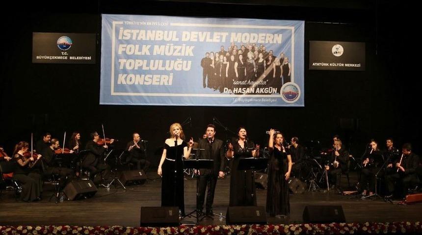 Modern Folk M&uuml;zik Topluluğu&rsquo;ndan M&uuml;zik Ziyafeti