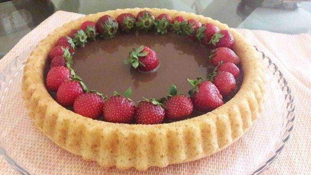 Çilek Ve Çikolatalı Tart