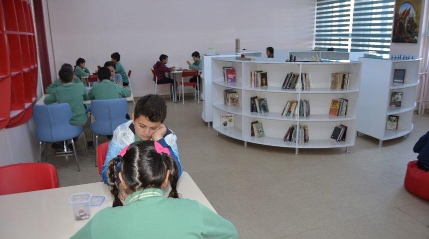 Tuğba &Ouml;ğretmen Anısına K&uuml;t&uuml;phane A&ccedil;ıldı