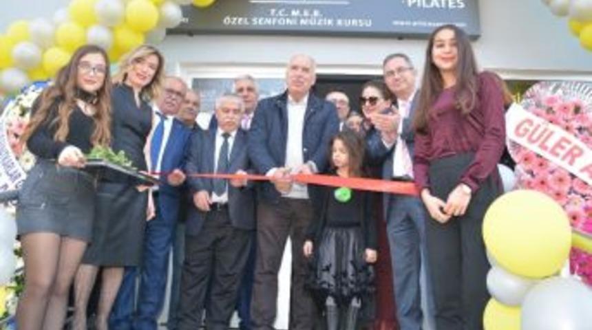 İzmir&rsquo;den Manisa&rsquo;ya Sanat K&ouml;pr&uuml;s&uuml;